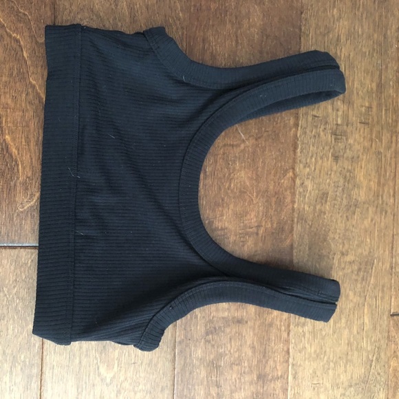 ALO Yoga Tops - Alo sports bra